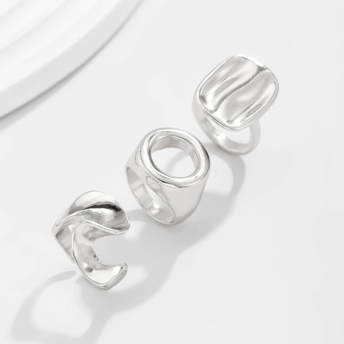 Bold sculptural rings set in mixed metals - Nisli