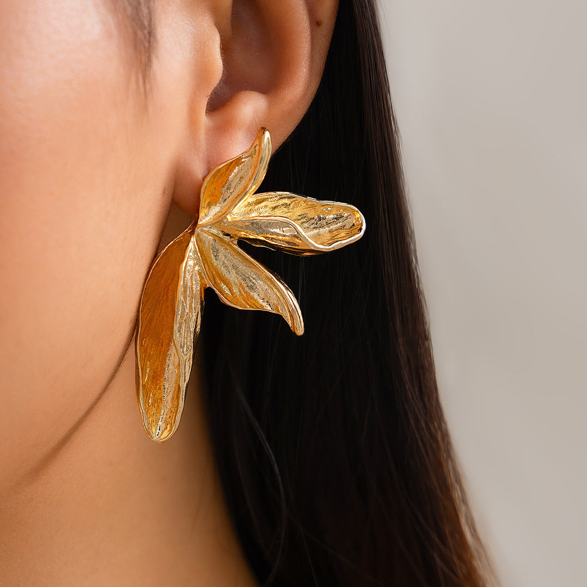 Sculpted Petal Statement Earrings – Fnurmi