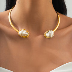 Open collar necklace with baroque pearl ends – Niksil