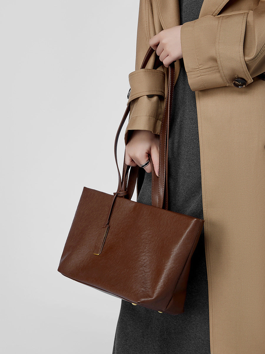 structured leather tote with double handle – NOIW