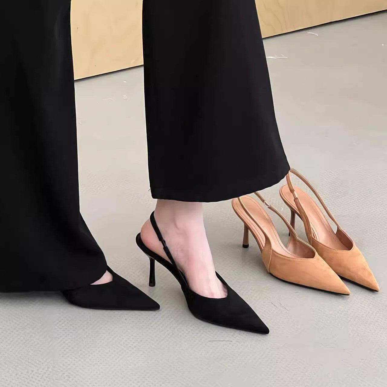 Pointed Toe Pumps - Sadra
