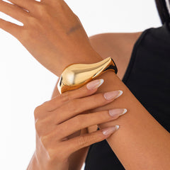Exaggerated metal bracelet made of light-sensitive alloy -GOLANA