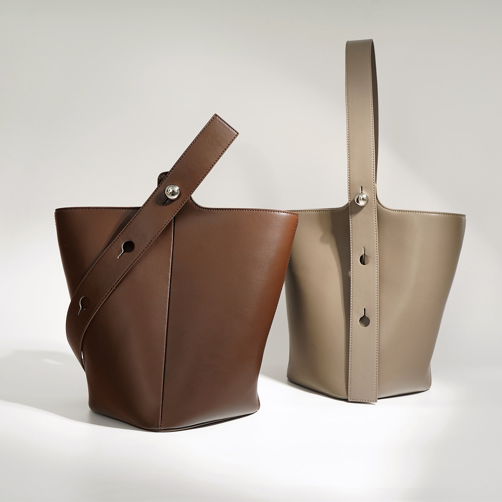 structured bucket bag with wide strap detail – MAIZA