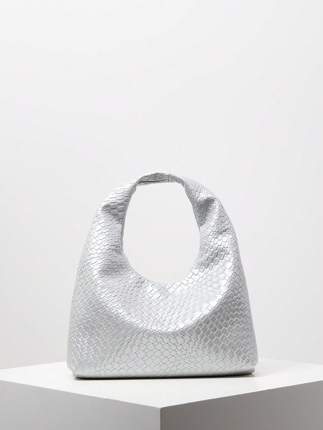 Woven hobo handbag with rounded handle - Nurdi