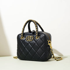 quilted box bag with chain-link details – NOIZR