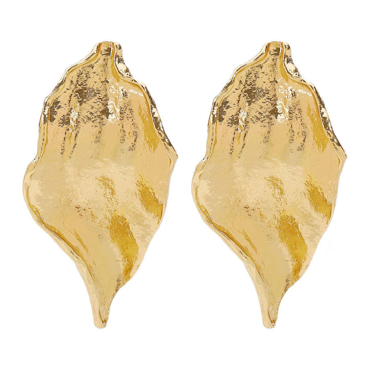 hammered shell-shaped stud earrings with organic finish - SELENET