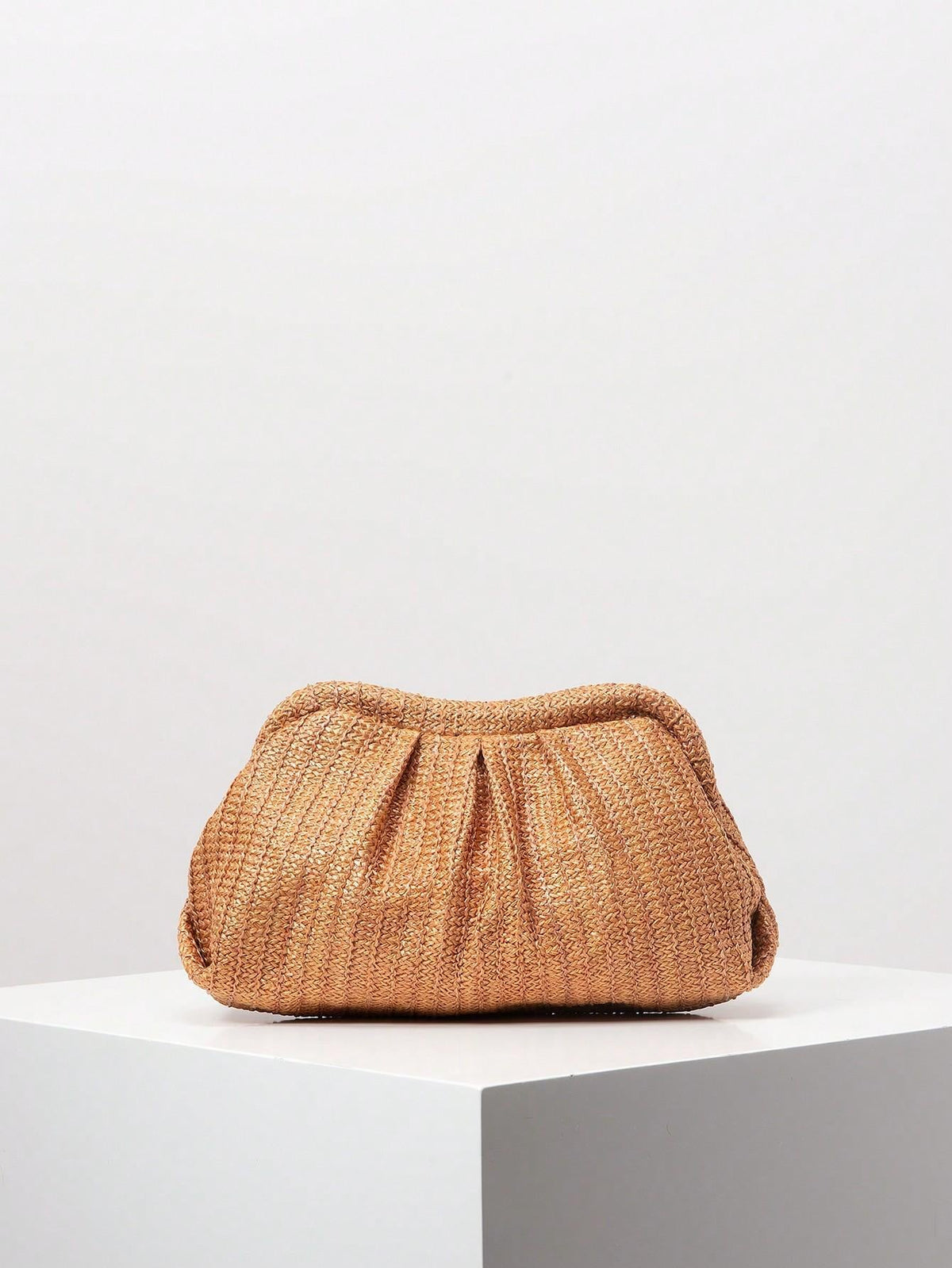 Ruched straw clutch bag with soft silhouette - Ondri