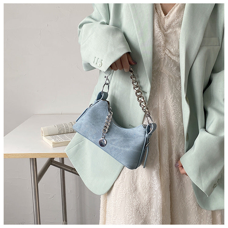 velvet baguette shoulder bag with silver chain detail – SIENNA