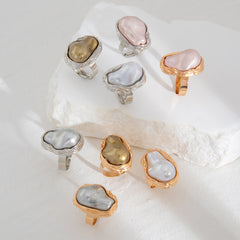 Abstract wrapped band ring with irregular pearl - Miklasu