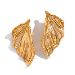 Leaf-inspired sculptural statement earring - Aolkir