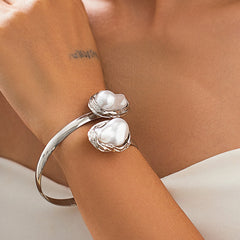 Open cuff bracelet with oversized baroque pearls - Milkya