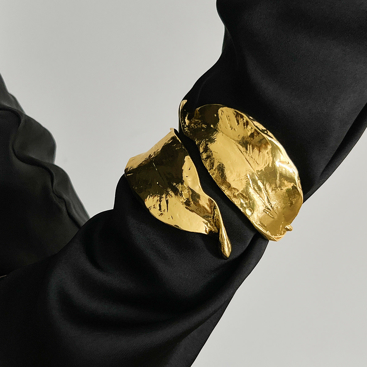molten gold-texture cuff bracelet with sculpted wave design – NEREH