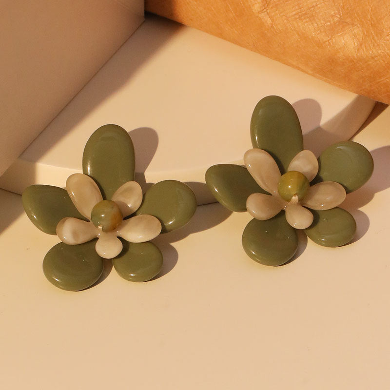 glossy flower stud earring in pastel bloom – MAIA