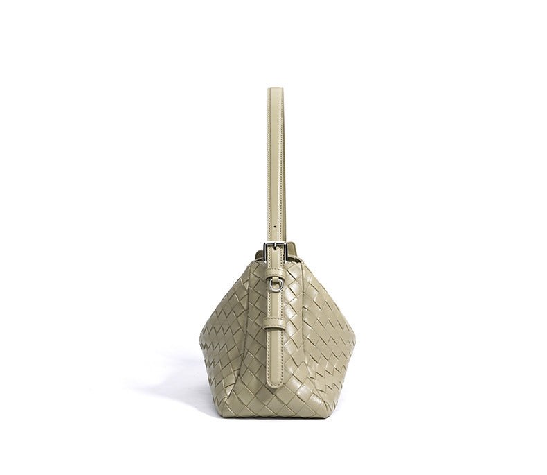 woven shoulder bag with sculpted base – ARIA