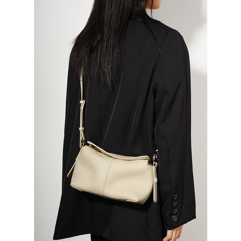 slouchy crescent shoulder bag in grained leather - NARPA