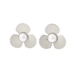 Textured flower stud earrings with pearl center – Blanki