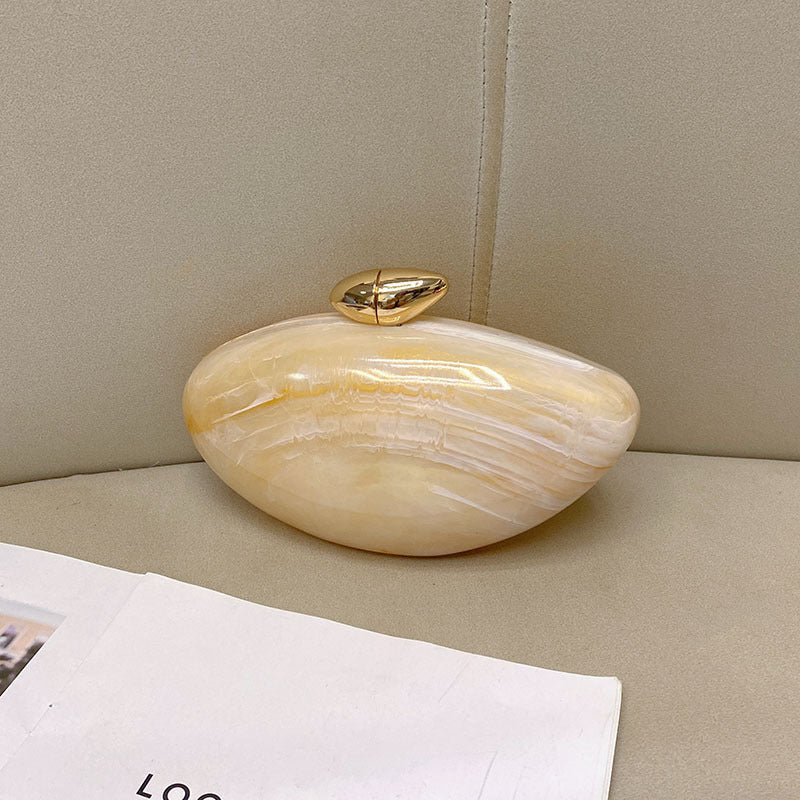 Rounded clutch with gold clasp - Osdi
