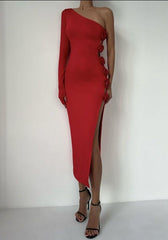 one-shoulder gown with floral side appliqué – Fahapol