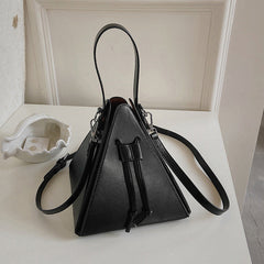geometric pyramid crossbody with contrast trim – NOXAS