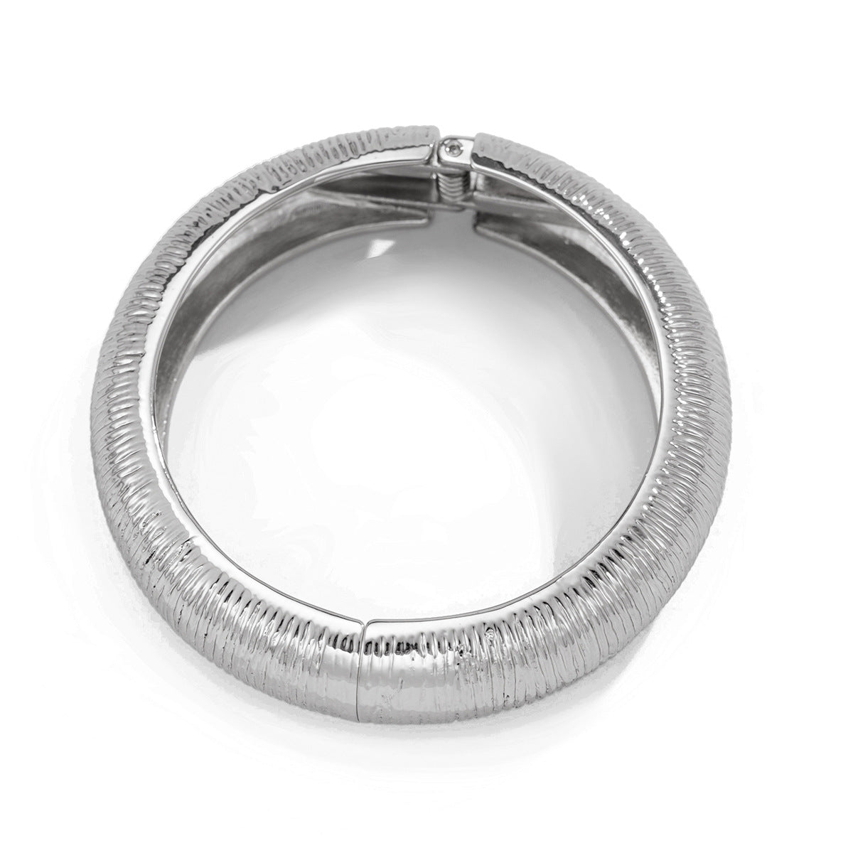 ridged silver cuff bracelet with rounded edge – AOURA