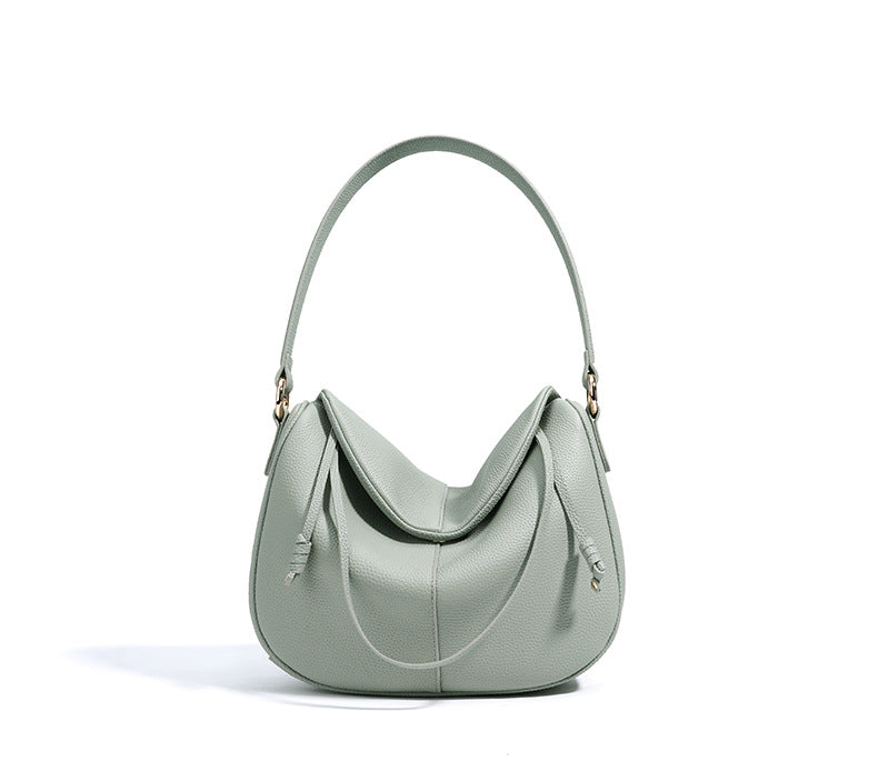 curved hobo bag with relaxed flap – LILAS