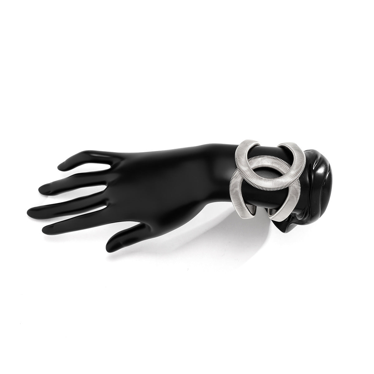 sculpted coil cuff bracelet with interlocking loops – VORTA
