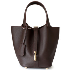 textured leather tote bag with lock detail – AURA