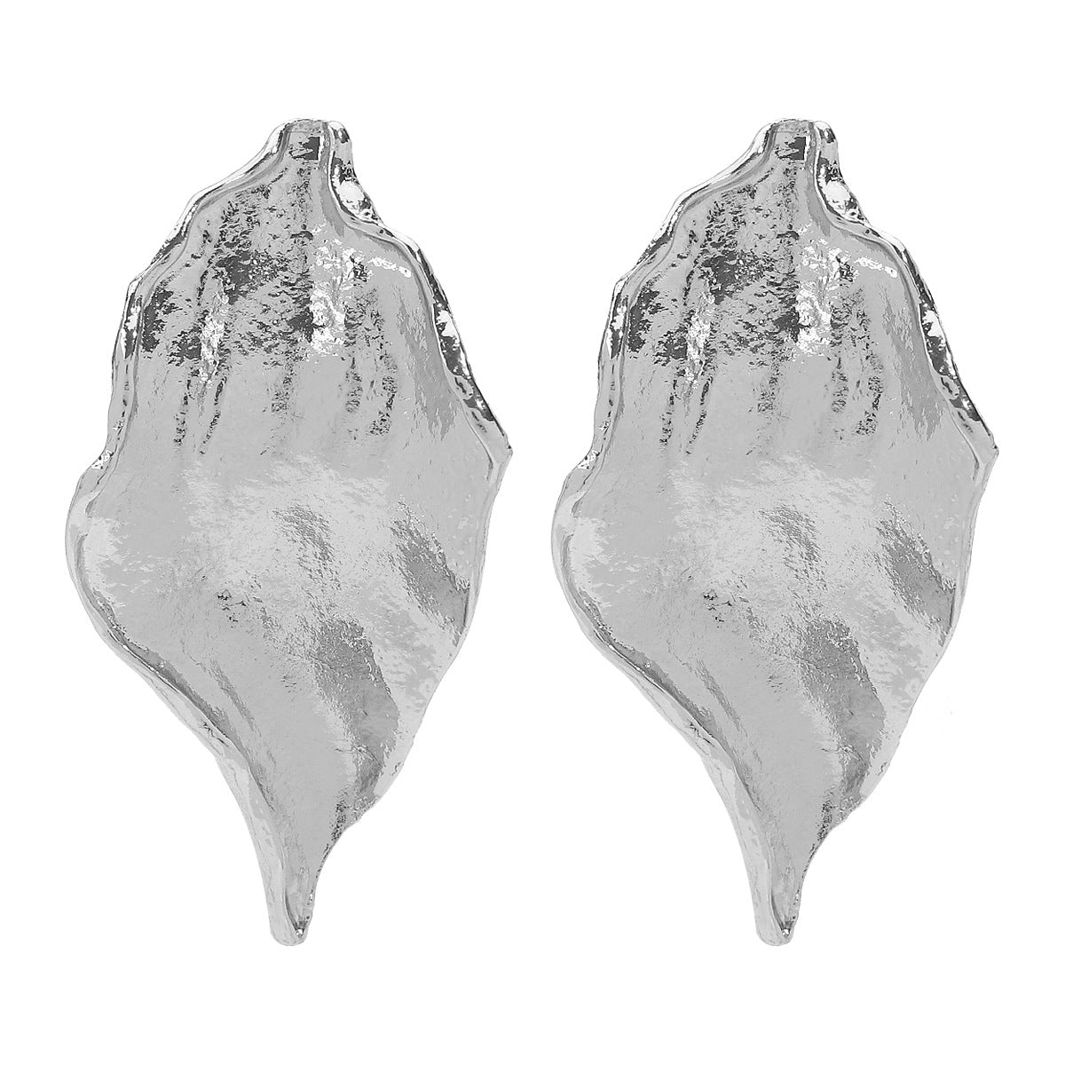 hammered shell-shaped stud earrings with organic finish - SELENET