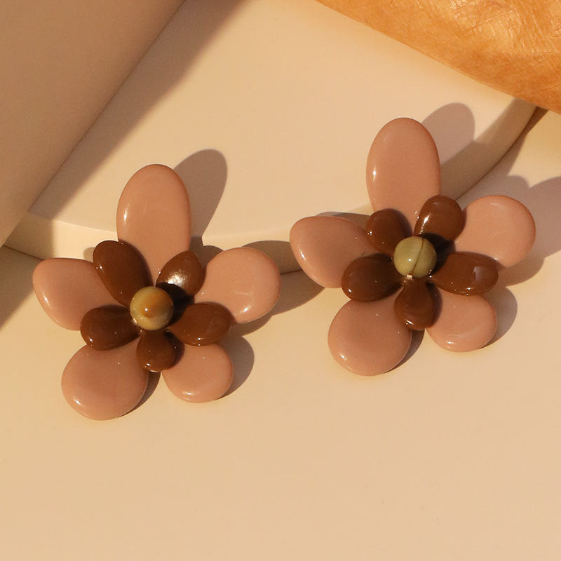 glossy flower stud earring in pastel bloom – MAIA