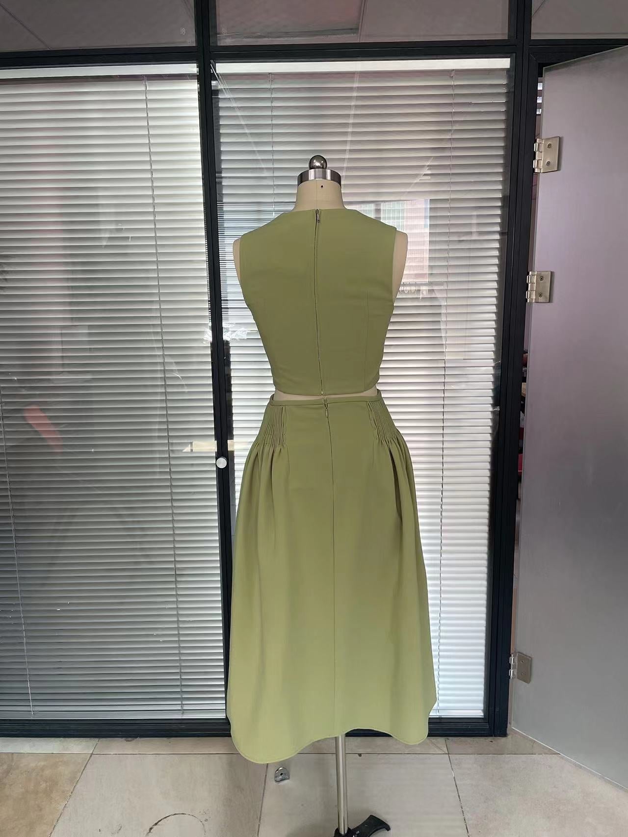 sleeveless pleated midi dress with embroidered bodice - Adellah