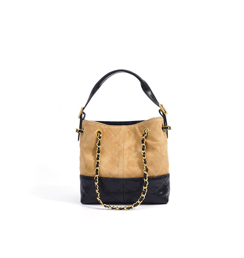 quilted bucket bag with chain strap – BEILLE