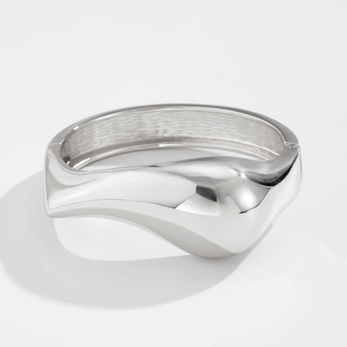Exaggerated metal bracelet made of light-sensitive alloy -GOLANA