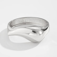 Exaggerated metal bracelet made of light-sensitive alloy -GOLANA