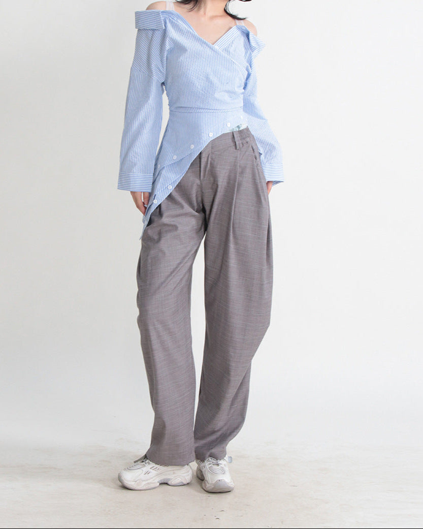 Asymmetrical off-shoulder shirt with buttoned detail - Lutci