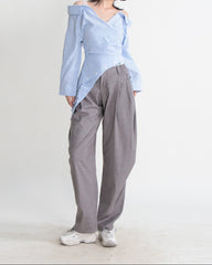 Asymmetrical off-shoulder shirt with buttoned detail - Lutci
