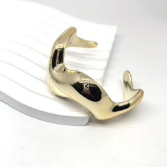 sculpted wave cuff bracelet with mirror silver finish – VORTA