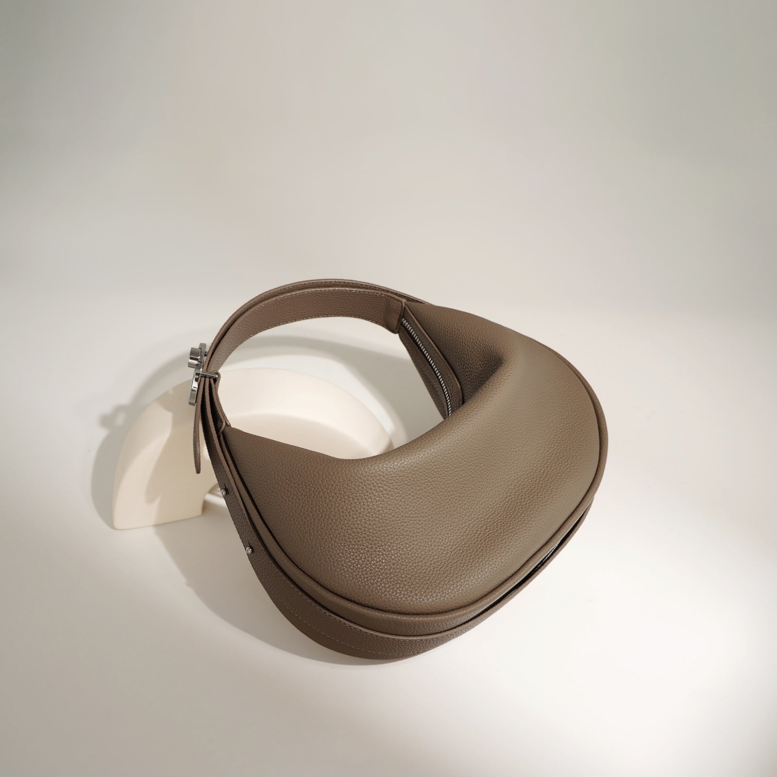 crescent shoulder bag in pebbled leather – IRIS