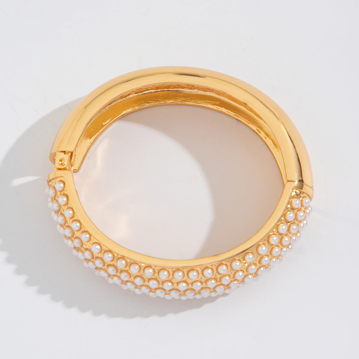 pearl-studded gold bangle – LUMI