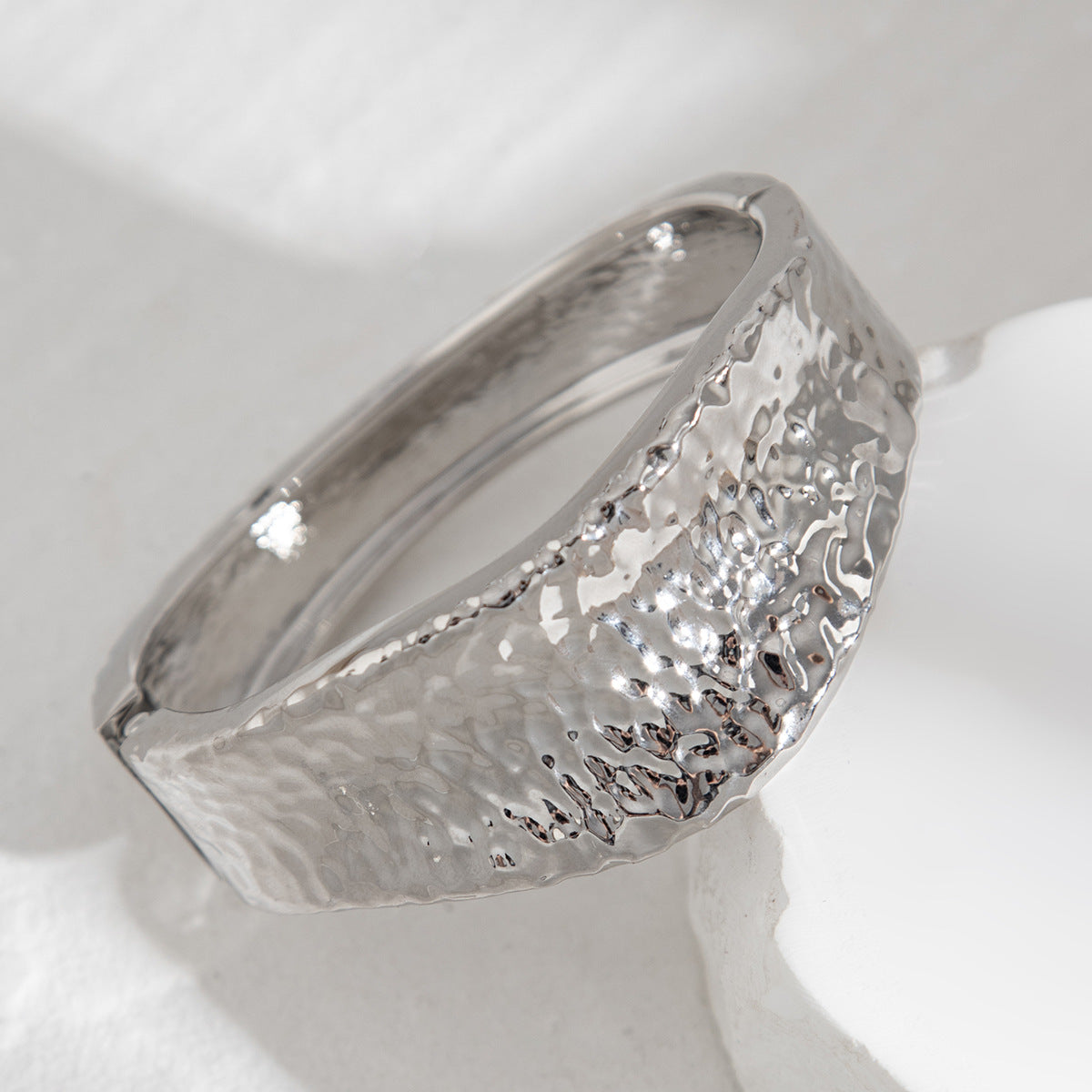 hammered gold bangle bracelet with tapered edges – VIERA