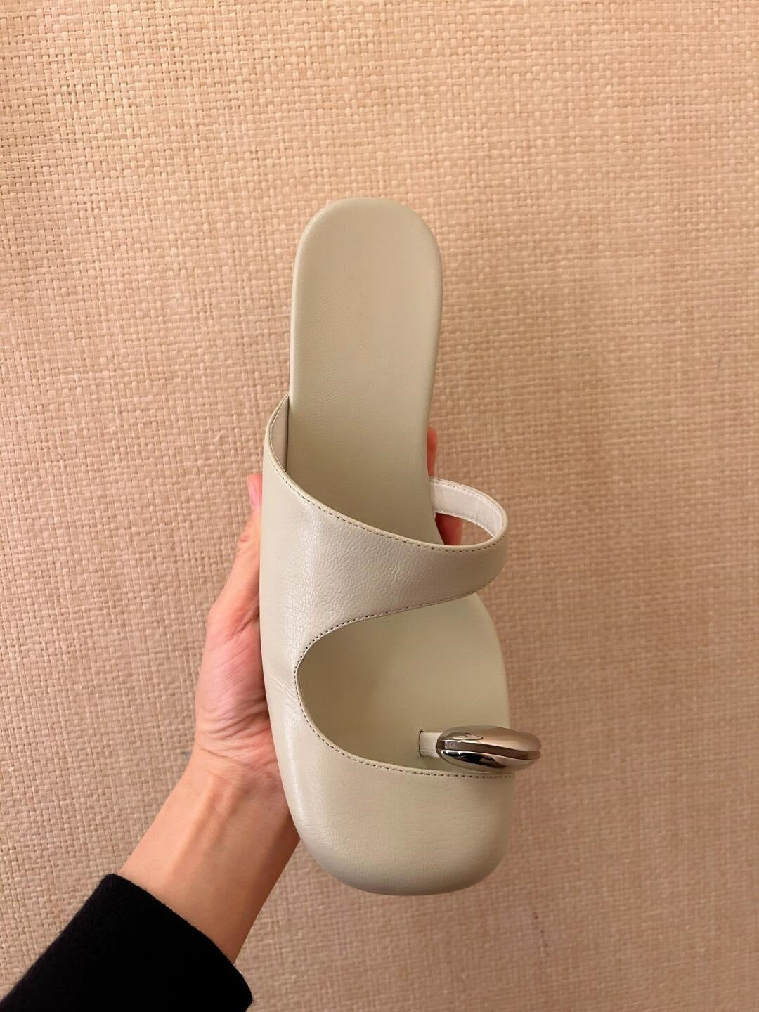 sage leather slides with silver oval accents – LYIERA