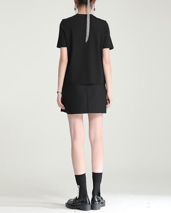 short-sleeve black t-shirt with 3D floral appliqué - BLOSM