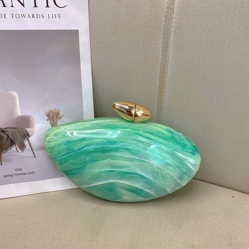 Rounded clutch with gold clasp - Osdi