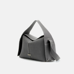 sculpted flap shoulder bag in pebble leather – LUMA