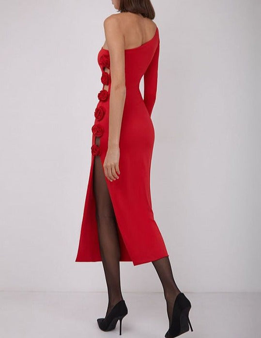 one-shoulder gown with floral side appliqué – Fahapol