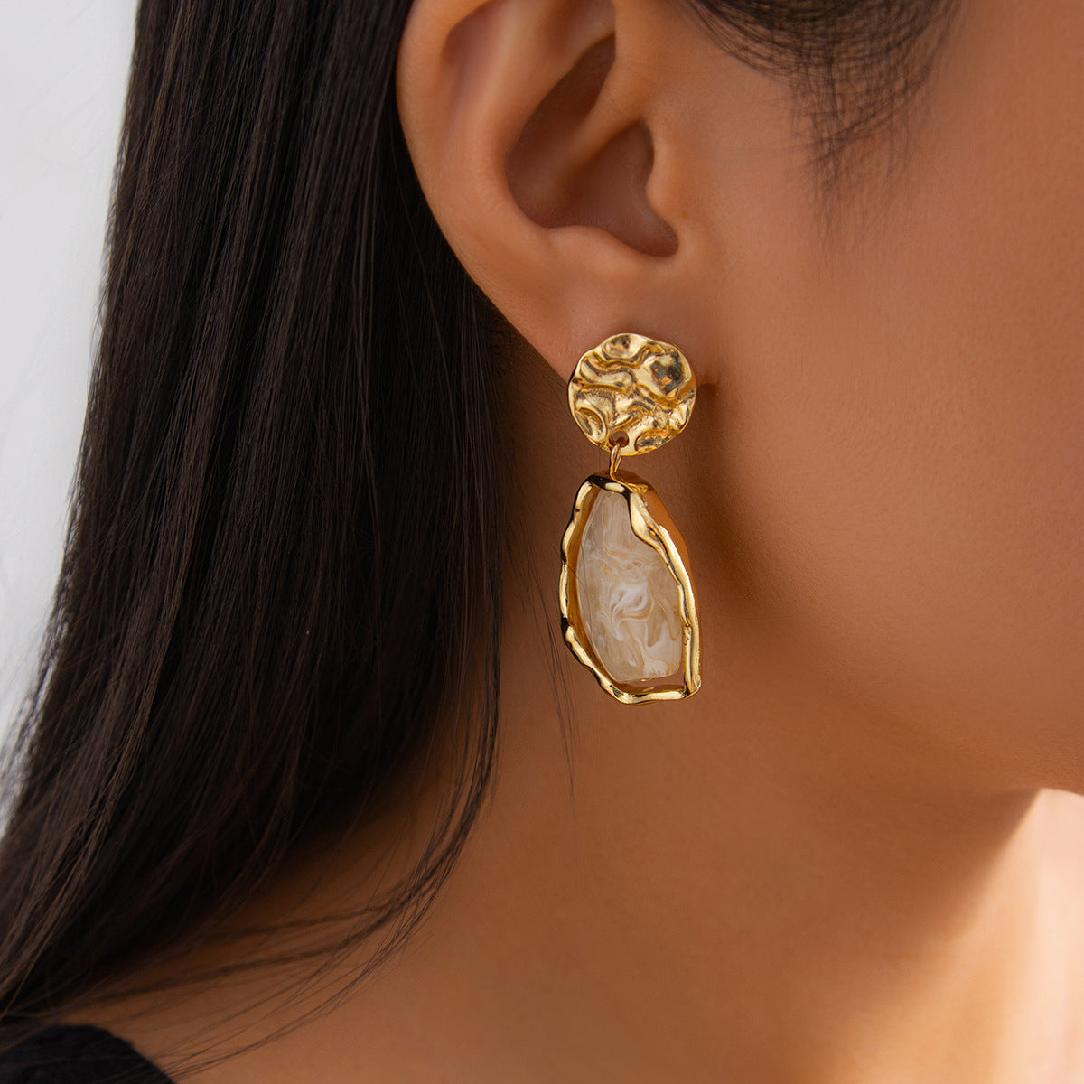 rectangular drop earrings with molten gold and pearl enamel – LUNEA