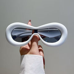 Futuristic Oval Frame Sunglasses with Bold Color Accents - Nildy