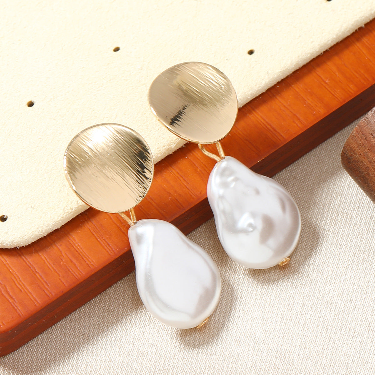 abstract gold stud earrings with baroque pearl drops – SIRX
