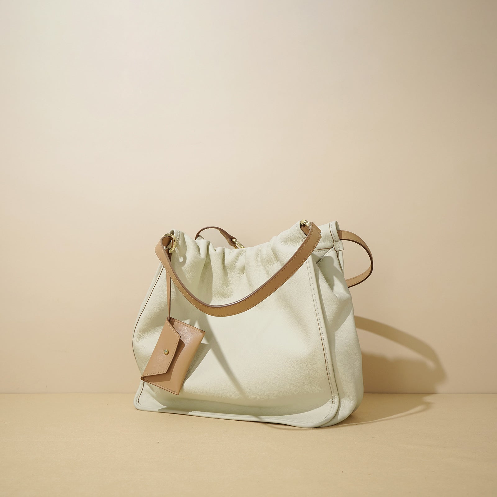 slouchy tote bag with contrast card holder – BREEZE
