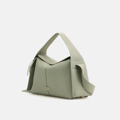 sculpted flap shoulder bag in pebble leather – LUMA