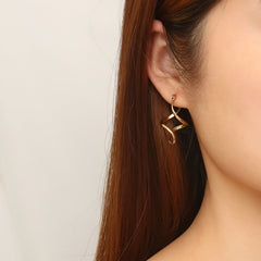 Twisted spiral hoop earrings with gold finish – Auzki